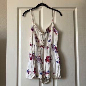 Floral (ruffled) romper